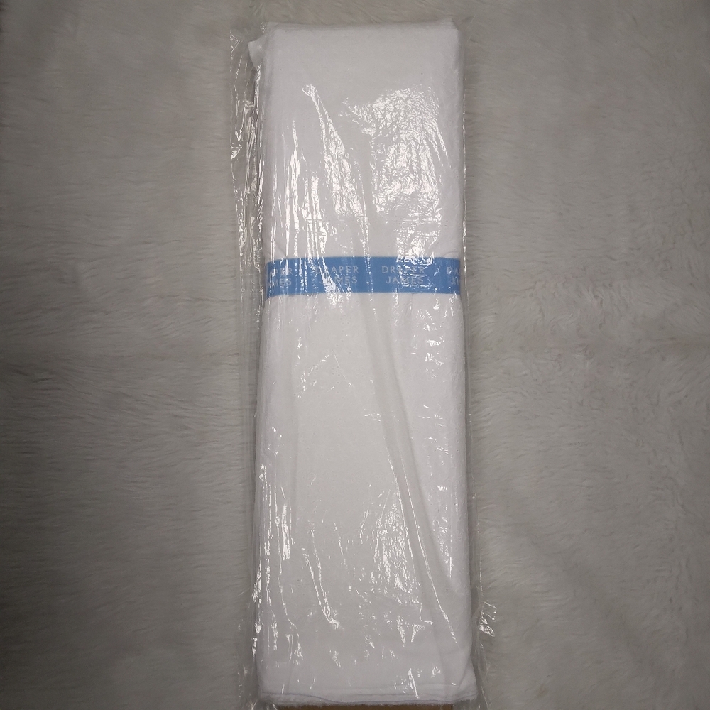 FABRIC Draper James White Simple Cotton Eyelet Sealed Bolt 8 Yds X 52 In